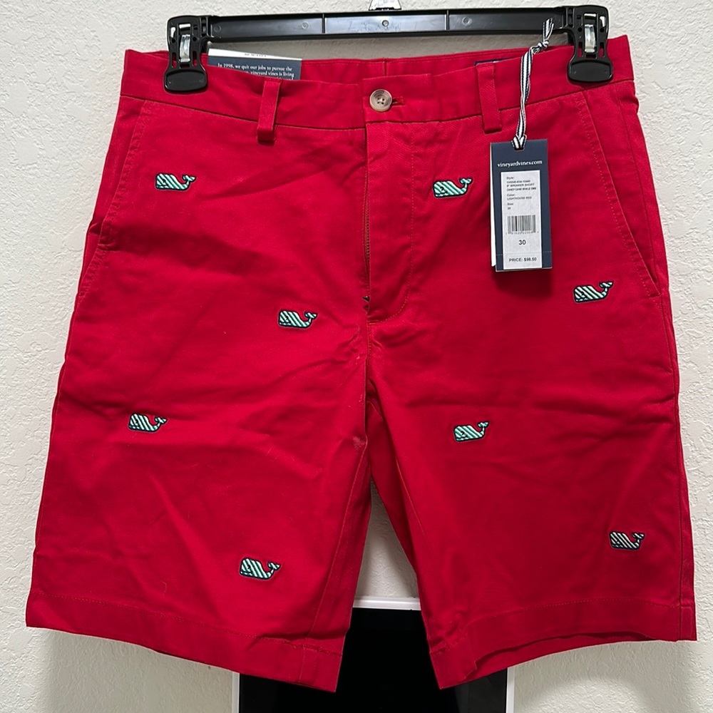 Men’s vineyard vines red shorts. 9 inch. New with tags